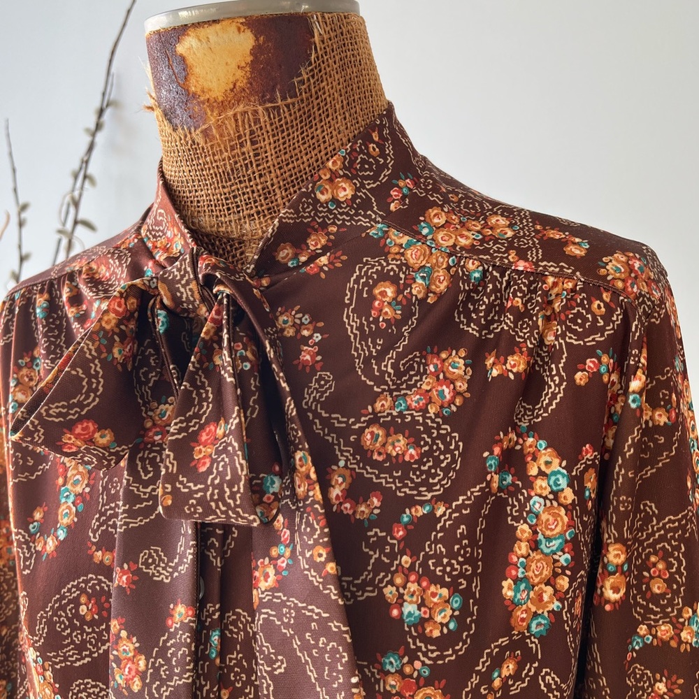 Vintage Fran Keene Brown floral/paisley Blouse.